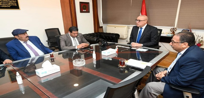وزير الإسكان يلتقي رئيس مجلس الأعمال اليمني لبحث فرص التعاون المشترك