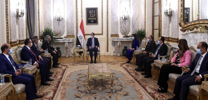 بالصور.. رئيس الوزراء يستقبل رئيس مجلس إدارة اتحاد المصارف العربية