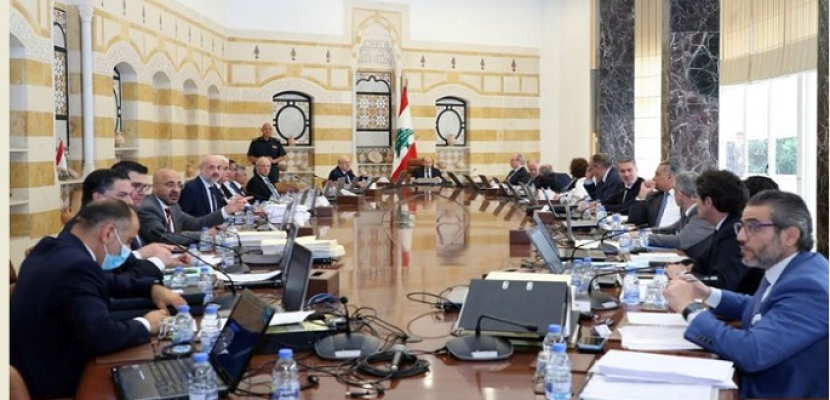 الرئيس اللبناني يترأس الجلسة الأخيرة لمجلس الوزراء قبل تحول الحكومة لتصريف الأعمال