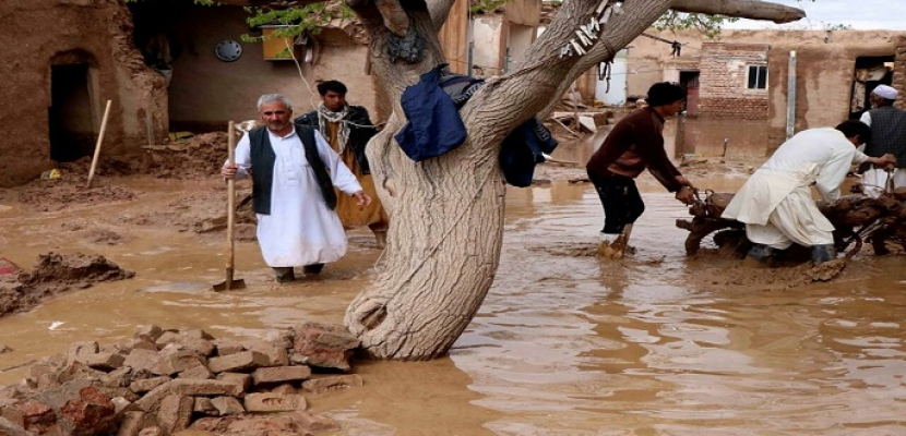 أمطار وفيضانات تودي بحياة 22 وتدمر مئات المنازل بأفغانستان
