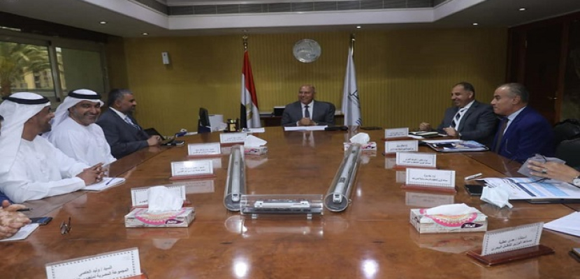 بالصور .. وزير النقل يلتقى وفد مجموعة موانىء ابو ظبي لبحث التعاون في مجال النقل النهري