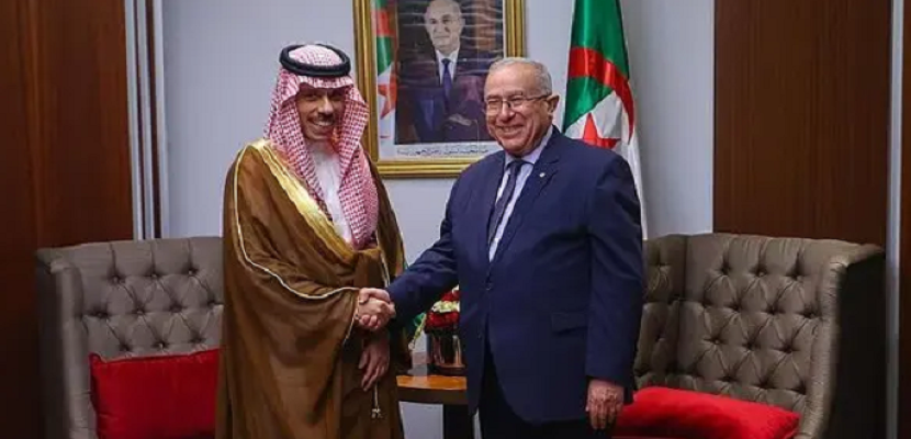 وزير الخارجية السعودي يجري مباحثات مع نظيره الجزائري