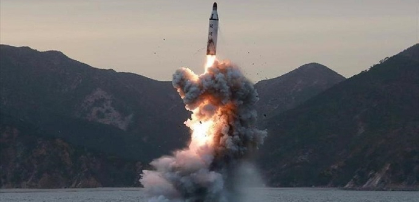 كوريا الشمالية تطلق صاروخاً بالستياً من غواصة ..  وواشنطن تحذر من تجربة نووية قريباً