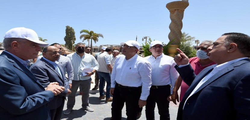 بالصور.. رئيس الوزراء يتفقد أعمال تطوير السوق التجاري القديم بمدينة شرم الشيخ