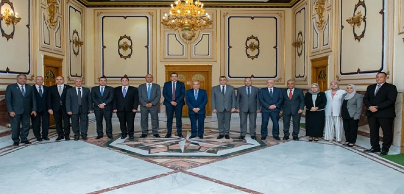 بالصور.. وزيرالدولة للإنتاج الحربي يستقبل عددا من علماء وخبراء مصر بالخارج