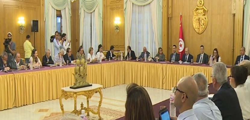 انطلاق الجلسة الثالثة للحوار الوطنى في تونس