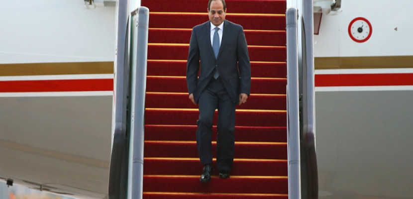 الرئيس السيسي يعود إلى أرض الوطن بعد زيارة سلطنة عمان والبحرين