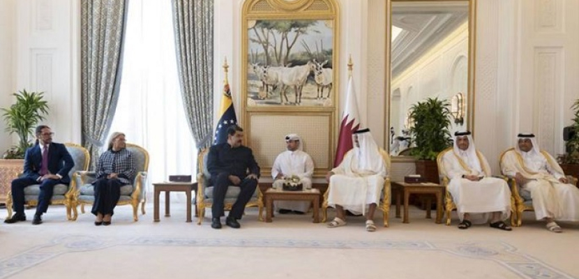 الرئيس الفنزويلي يبحث مع أمير دولة قطر توطيد العلاقات بين البلدين