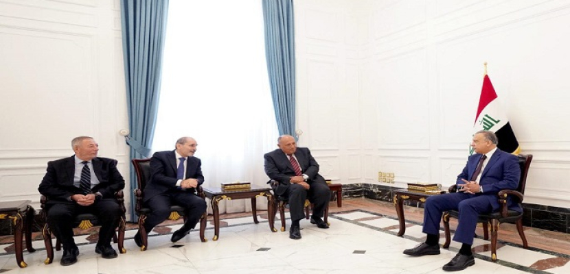 بالصور.. رئيس الوزرء العراقي يبحث مع وزيري خارجية مصر والأردن علاقات التعاون المشترك