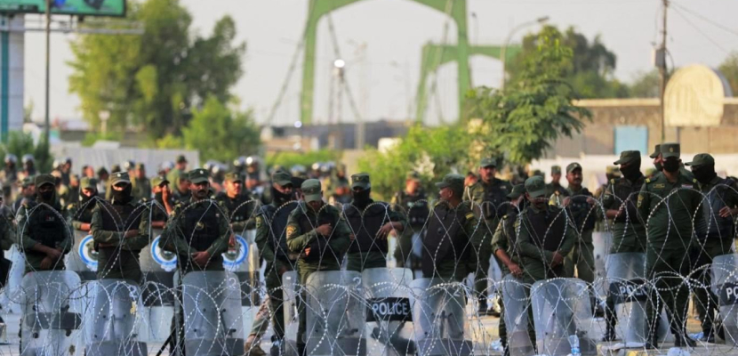 القوات الأمنية العراقية تغلق المنطقة الخضراء بوسط بغداد