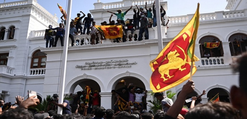 المتظاهرون في سريلانكا يعلنون أنهم سيغادرون مباني المؤسسات العامة التي اقتحموها