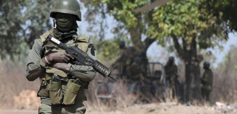مالي تحتجز 49 عسكريا إيفواريا تصفهم بـ”المرتزقة”