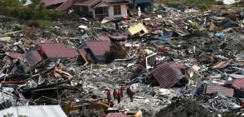 الجارديان تسلط الضوء على المأساة الإنسانية جراء الهزة الأرضية في الفلبين
