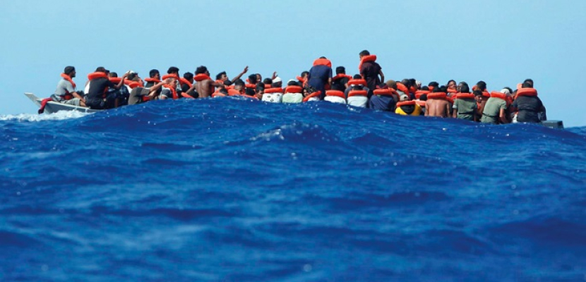 الحرس البحري التونسي يحبط عملية هجرة غير شرعية وينقذ 15 شخصًا