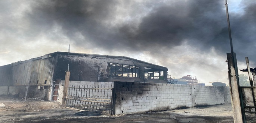 شرطة أبوظبي تسيطر على حريق اندلع في منطقة المفرق
