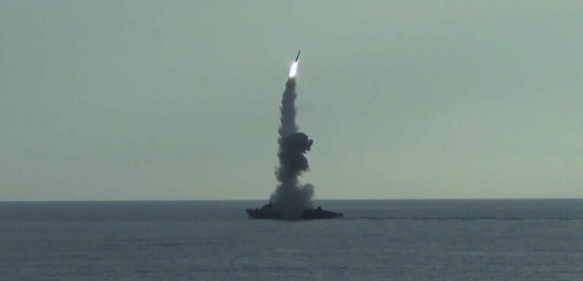 وزارة الدفاع الروسية تعلن تدمير سفينة حربية أوكرانية ومخزن صواريخ أمريكية في ميناء أوديسا