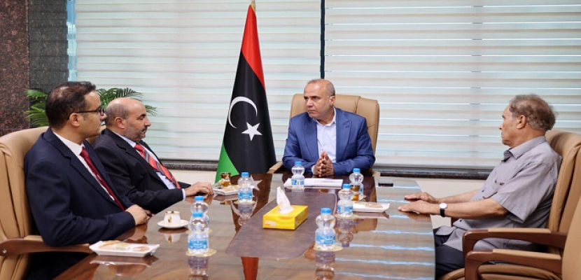 الرئاسي الليبي بيحث مع أعضاء لجنة الستين أزمة الدستور