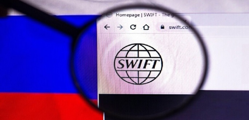 مساعد الرئيس الروسي: سنتصرف بشكل يجعل نظام SWIFT غير ضروري