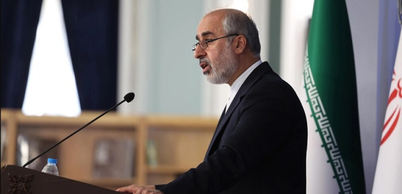 إيران تتوعد بـ”رد حازم” على الحزمة الأخيرة من العقوبات الأمريكية