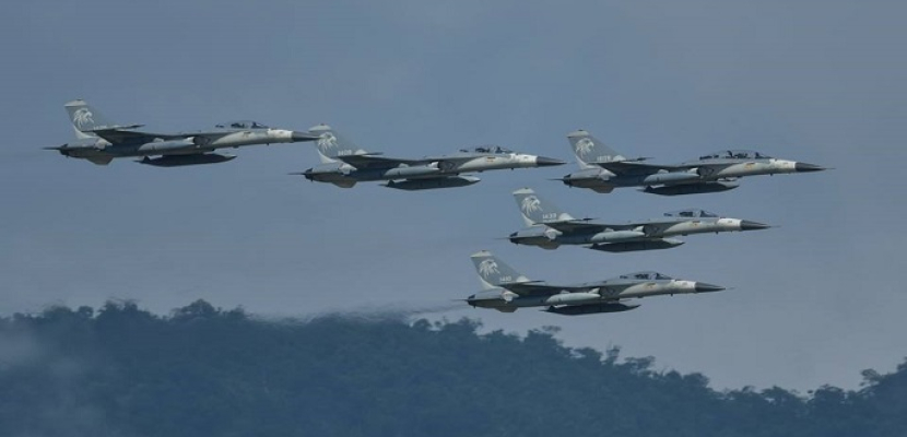 تايوان تدفع بمقاتلات لتحذير طائرات صينية عبرت الخط الفاصل