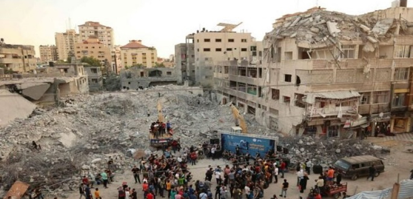 انتشال جثامين 8 شهداء فلسطينيين بينهم طفل وسيدتان من تحت أنقاض منزل في رفح