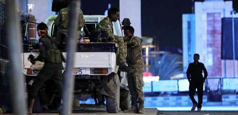 8 قتلى على الأقل في هجوم لحركة الشباب على فندق بالعاصمة الصومالية مقديشيو