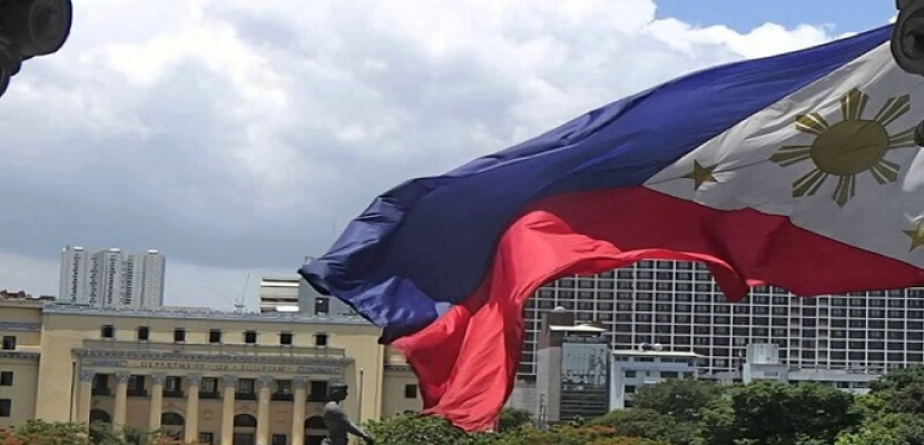 الفلبين: تنكيس الأعلام حدادا على وفاة الرئيس السابق فيدل راموس