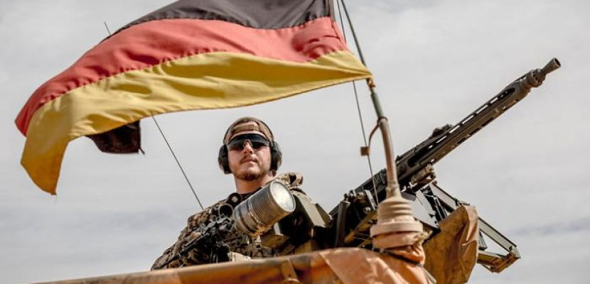ألمانيا تعلّق عملياتها العسكرية في مالي