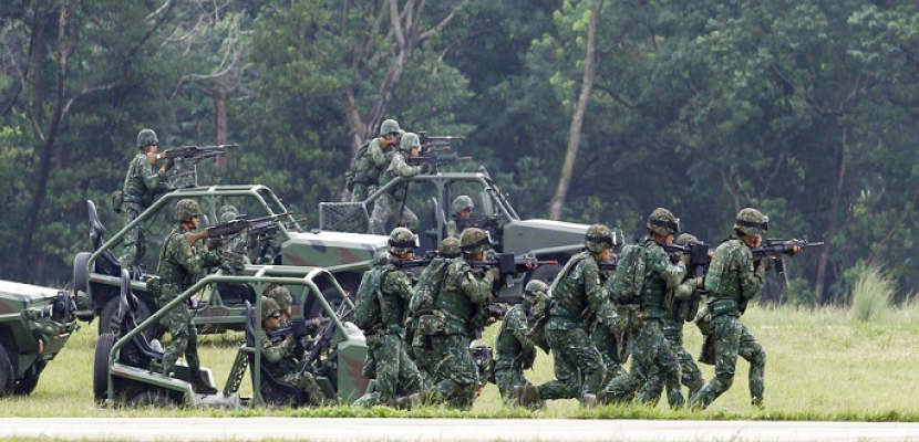 تايوان تنظم مناورات عسكرية دفاعية .. وتتهم بكين بالاعداد لغزو الجزيرة