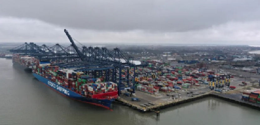 أكبر ميناء حاويات في بريطانيا يواجه “الشلل” بسبب إضراب عمالي