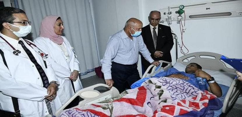 بالصور..وزير النقل يجرى زيارة تفقدية لمستشفى المركز الطبى لسكك حديد مصر (القاهرة )