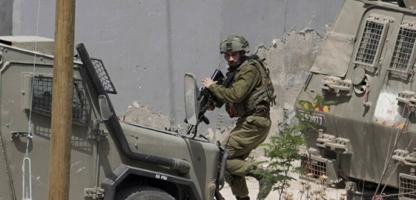 إصابة 7 جنود إسرائيليين داخل برج عسكري في الخليل