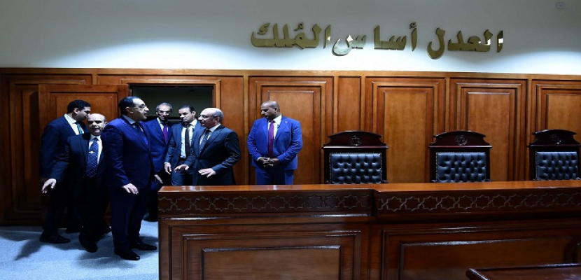 بالصور.. رئيس الوزراء يتفقد أعمال تطوير مجمع محاكم شمال القاهرة
