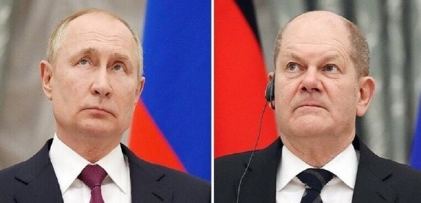 المستشار الألماني يبحث هاتفيا مع الرئيس الروسي حل الأزمة الأوكرانية