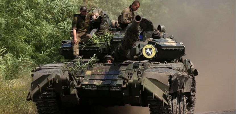 بريطانيا ترسل دبابات تشالنجر-2 إلى أوكرانيا بنهاية مارس