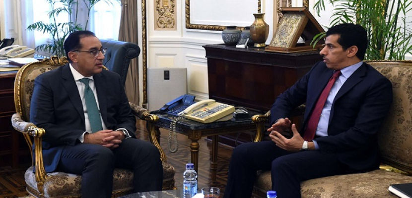 بالصور.. رئيس الوزراء يلتقي سفير قطر بالقاهرة