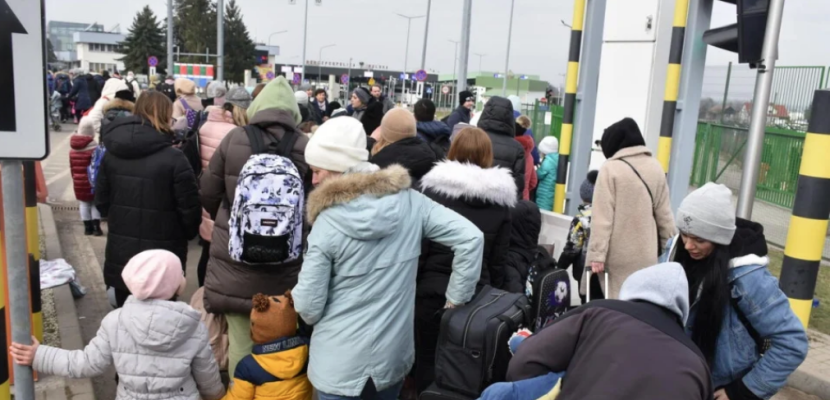 الداخلية البولندية: توظيف أكثر من 400 ألف لاجئ أوكراني في البلاد