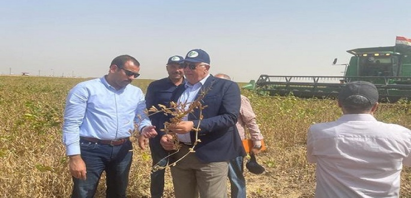 بالصور.. وزير الزراعة يزور مشروع مستقبل مصر ويبحث تقديم كافة أوجه الدعم الفني للمشروع