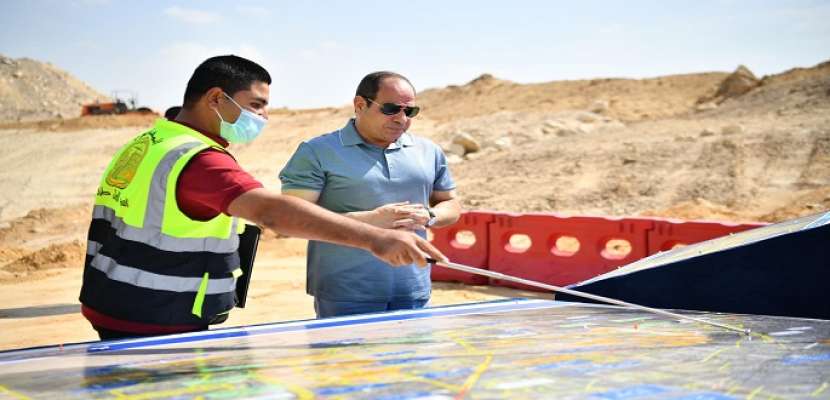 بالصور.. الرئيس السيسي يتفقد الأعمال الإنشائية لتطوير عدد من الطرق والمحاور بالقاهرة الكبرى