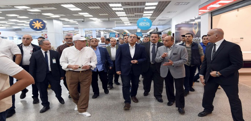 بالصور.. رئيس الوزراء يتفقد مشروعات التطوير بمطار شرم الشيخ الدولي