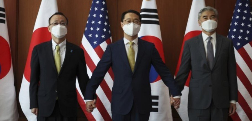 اتفاق بين طوكيو وواشنطن وسول للتعاون ضد التهديدات الصاروخية والنووية لبيونج يانج