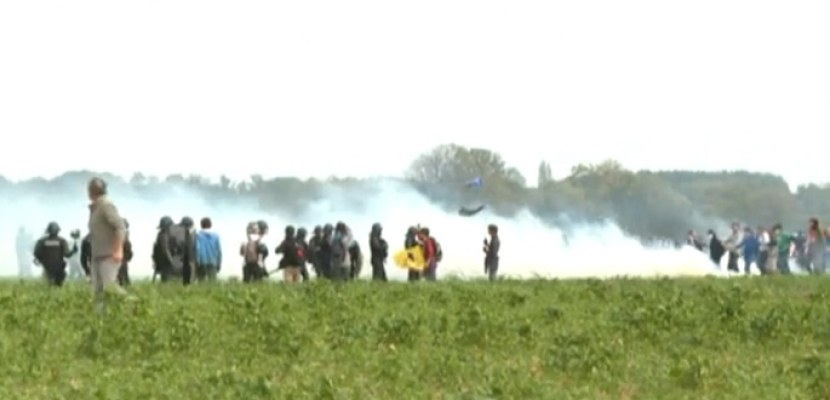 إصابة 100 شخص في اشتباكات بين الدرك الفرنسي ومناصرين للبيئة في فرنسا