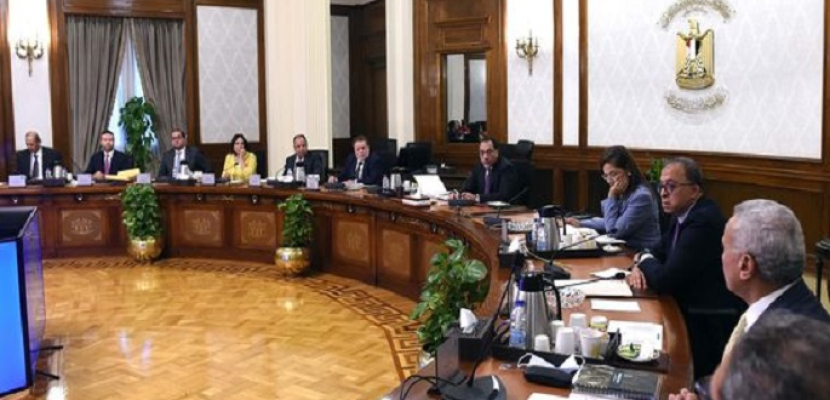 بالصور.. رئيس الوزراء يترأس اجتماع المجلس التنسيقي للسياسات النقدية والمالية