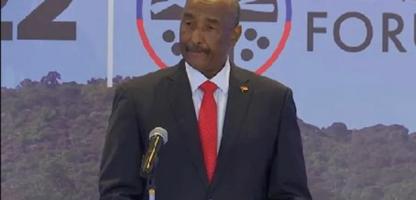 رئيس مجلس السيادة السوداني يجمد نشاط النقابات واتحاد أصحاب العمل