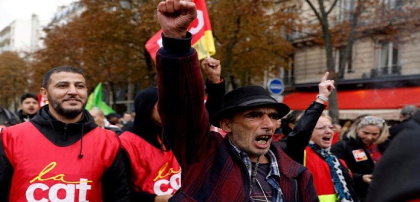 فرنسا أمام أسبوع حاسم مع اتساع الاحتجاجات ومواصلة الإضراب في مصافٍ نفطية