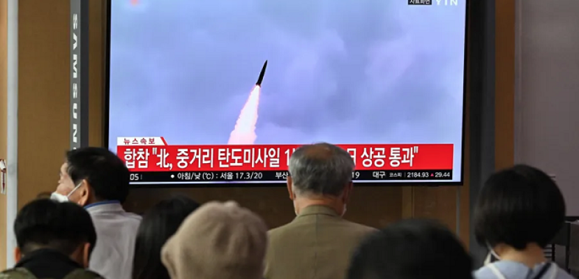 كوريا الشمالية تطلق صاروخا في البحر قبالة الساحل الشرقي