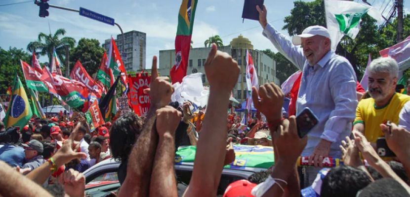 لولا يحافظ على تقدمه باستطلاعات الرأي قبل انتخابات البرازيل