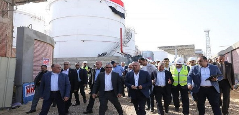 بالصور.. وزير النقل يزور ميناء غرب بورسعيد ويتفقد محطة حاويات بورسعيد