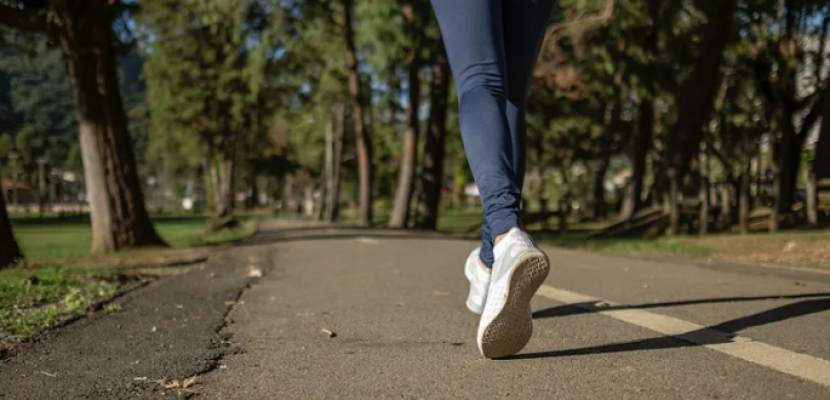 فوائد المشي.. دراسة تكشف “العامل السري” لتحسين الصحة