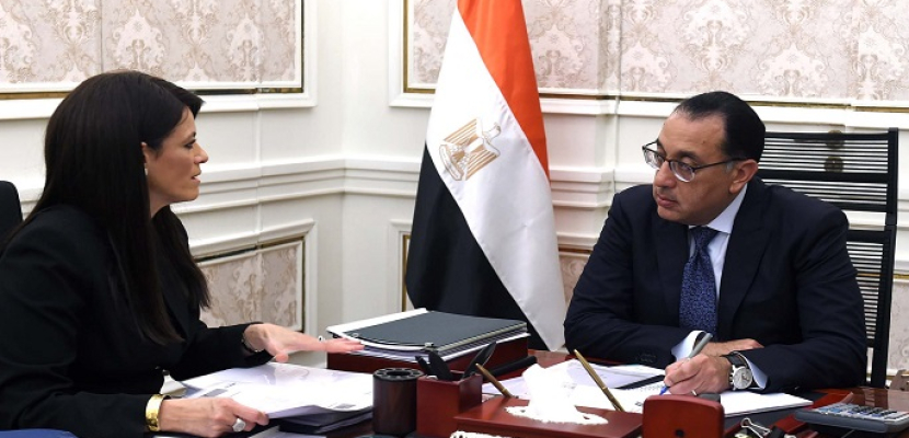 رئيس الوزراء يبحث مع رانيا المشاط نتائج لقاءاتها ومبادرات “التعاون الدولي” خلال قمة المناخ